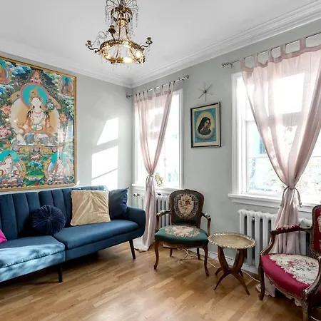 Charming In - Perfect Location